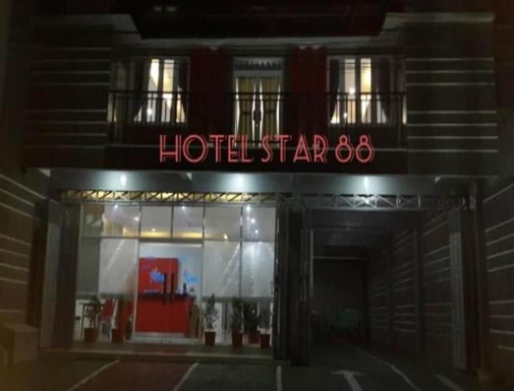 Hotel Star 88 in Sleman