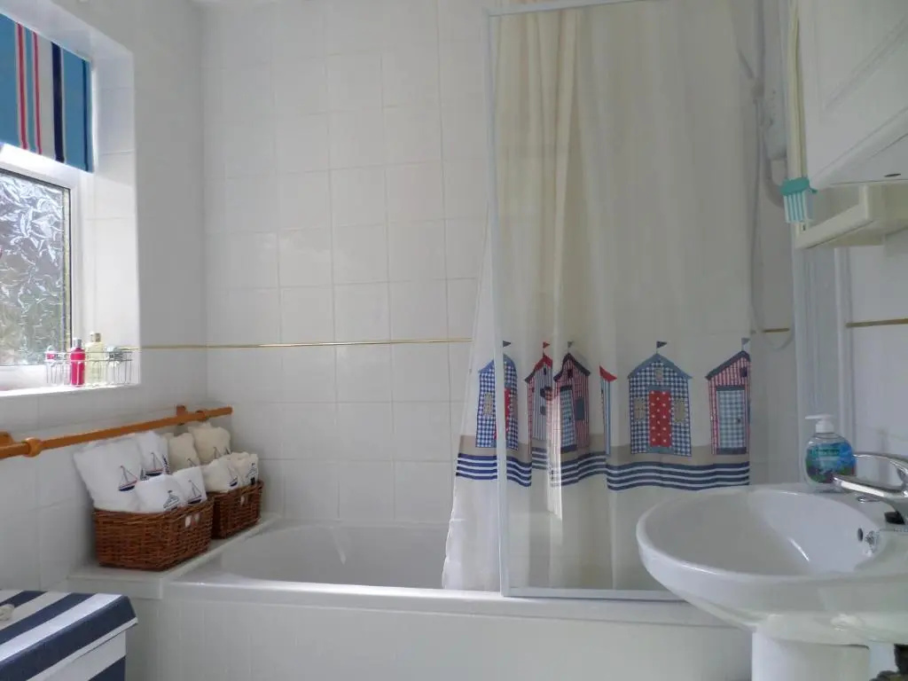 3 Bedrooms Cottage