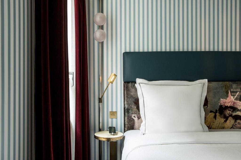 Hôtel du Rond-Point des Champs-Élysées 67