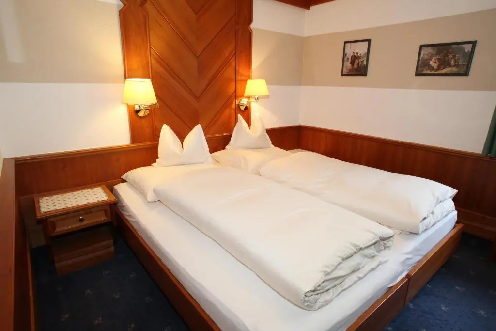 Standard Double room (full double bed)
