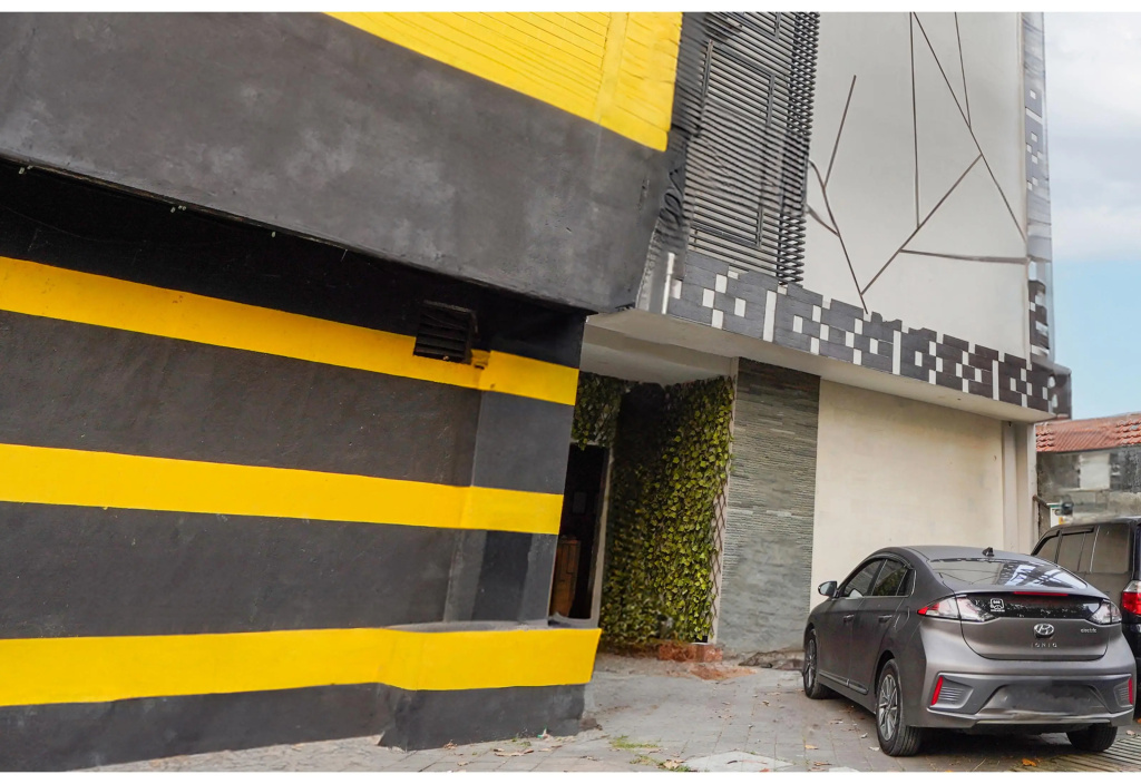 Super OYO Capital O 92633 Spring Hotel Gubeng