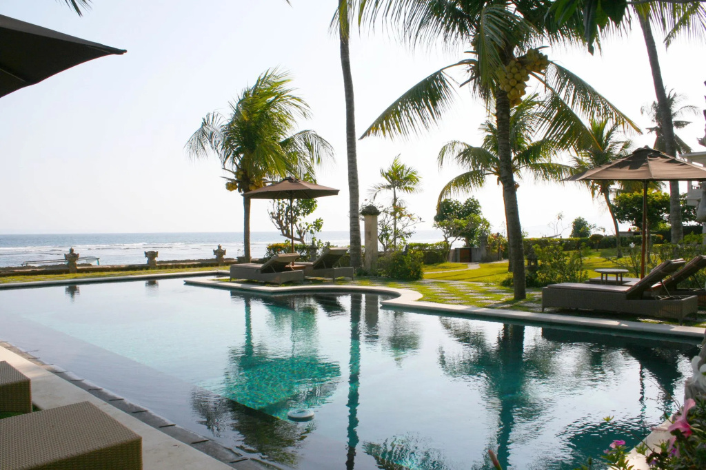 Beach & Waterfront