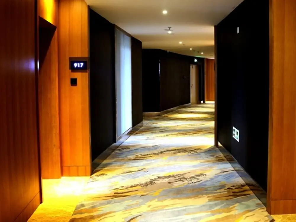 Lobby & Reception