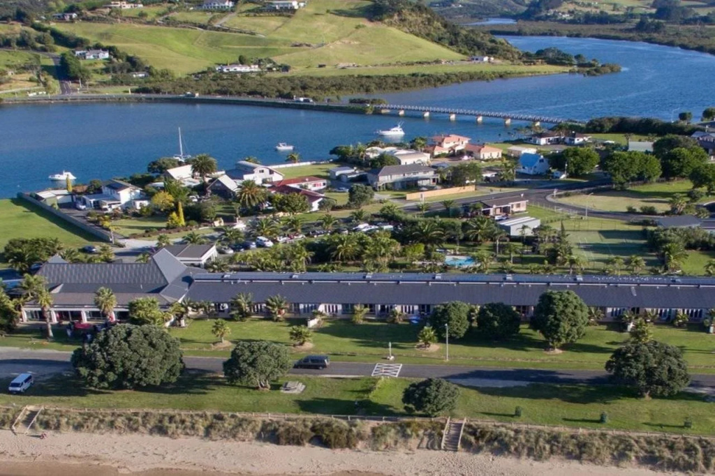 Beach & Waterfront