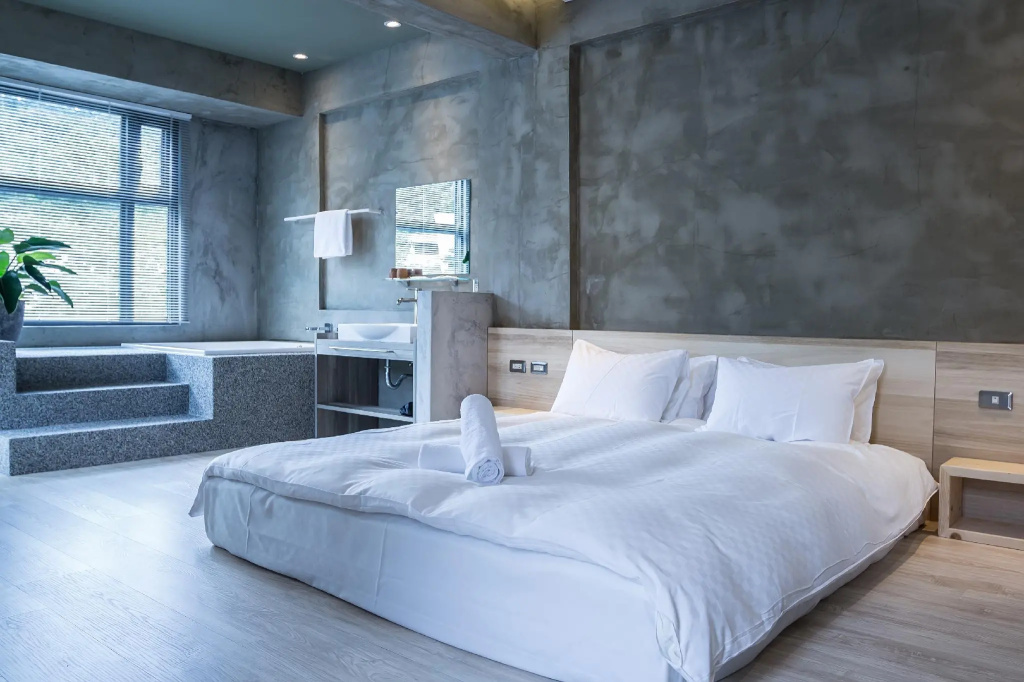 Standard Double room with balcony (full double bed)