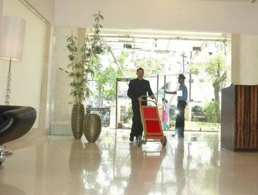 Lobby & Reception
