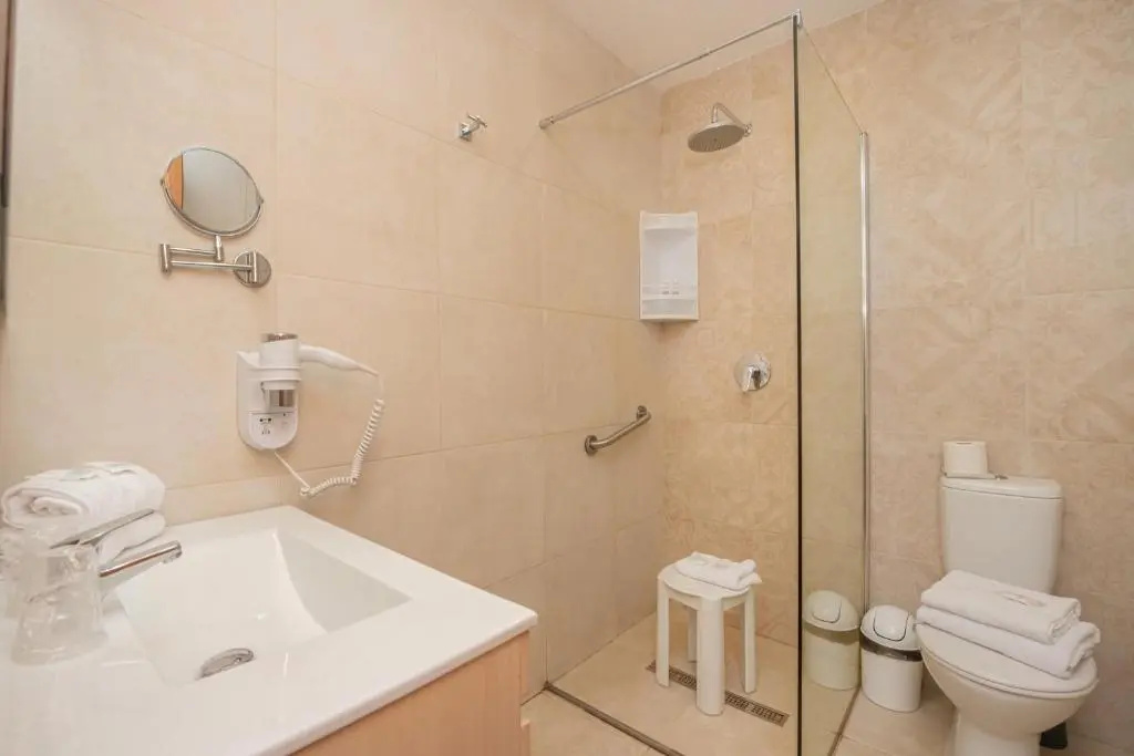 Gillieru Harbour Hotel - Chambres