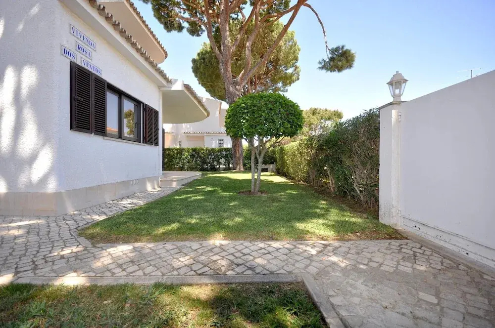 Villa in Typical Portuguese Style, Quiet Area of Vilamoura With Private Pool