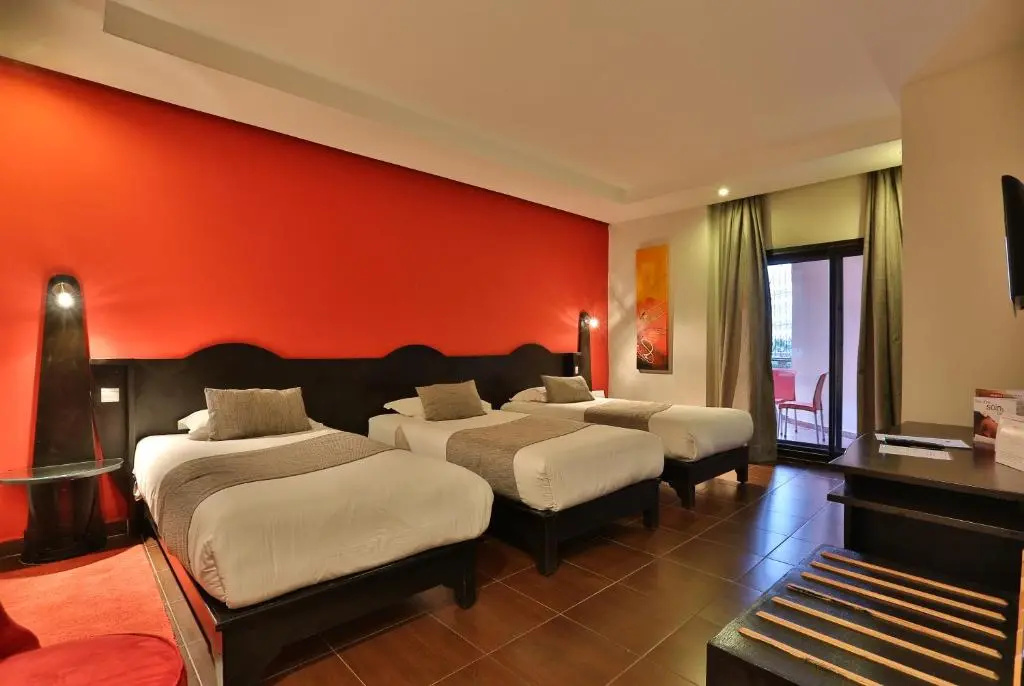 Standard Triple room