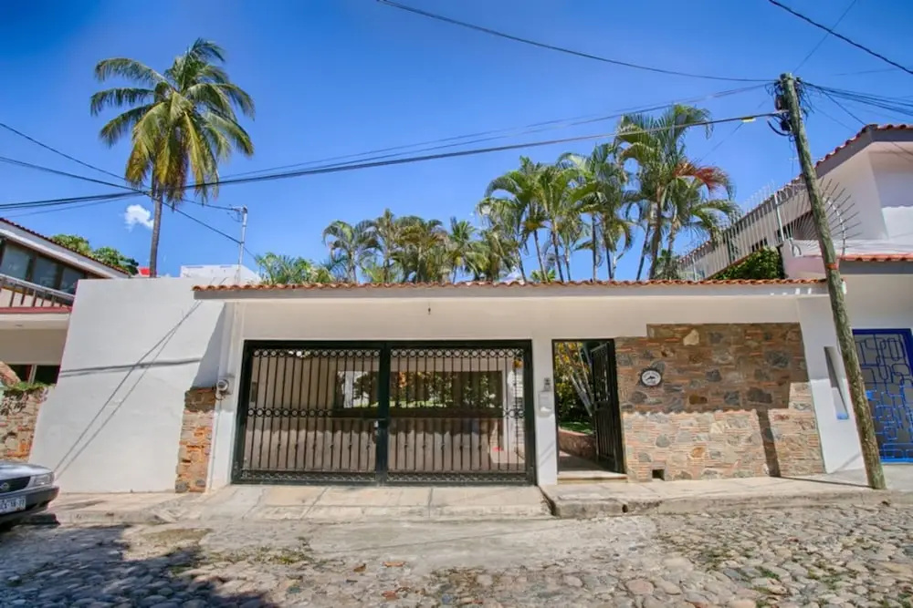 Quinta Delfin 3 BR by Casago