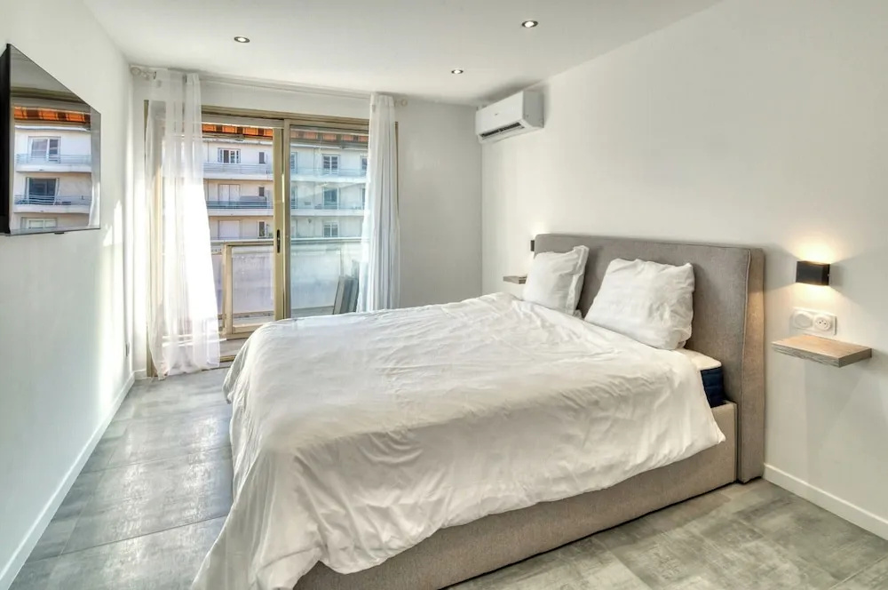 Voir la photo 4 — A/C 2bdr/6p Flat Just two Minutes From the Beach!