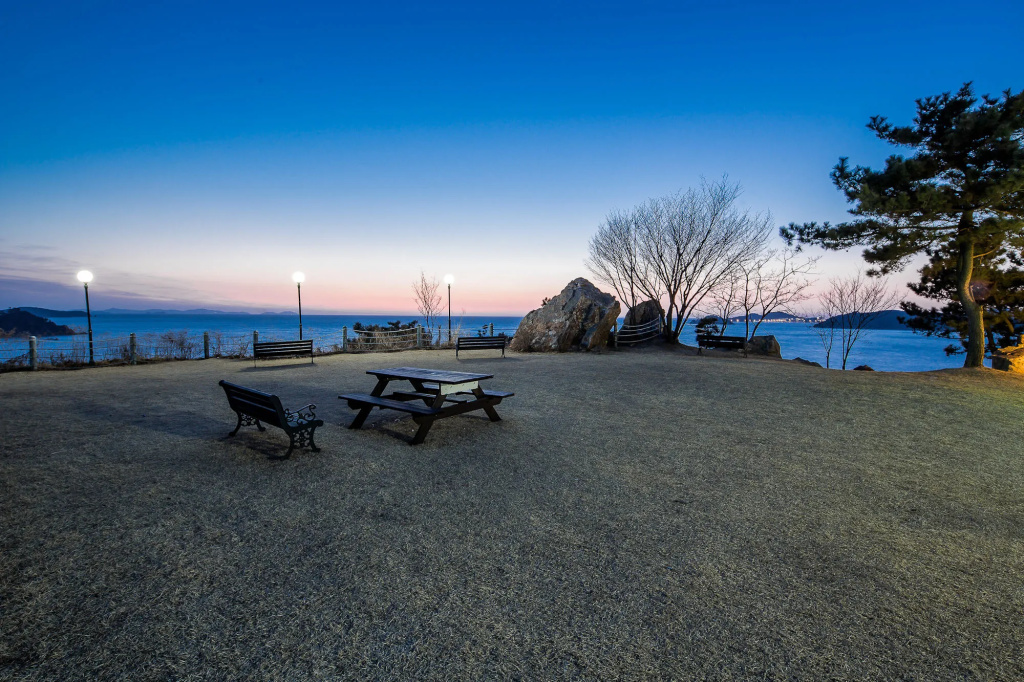 Beach & Waterfront