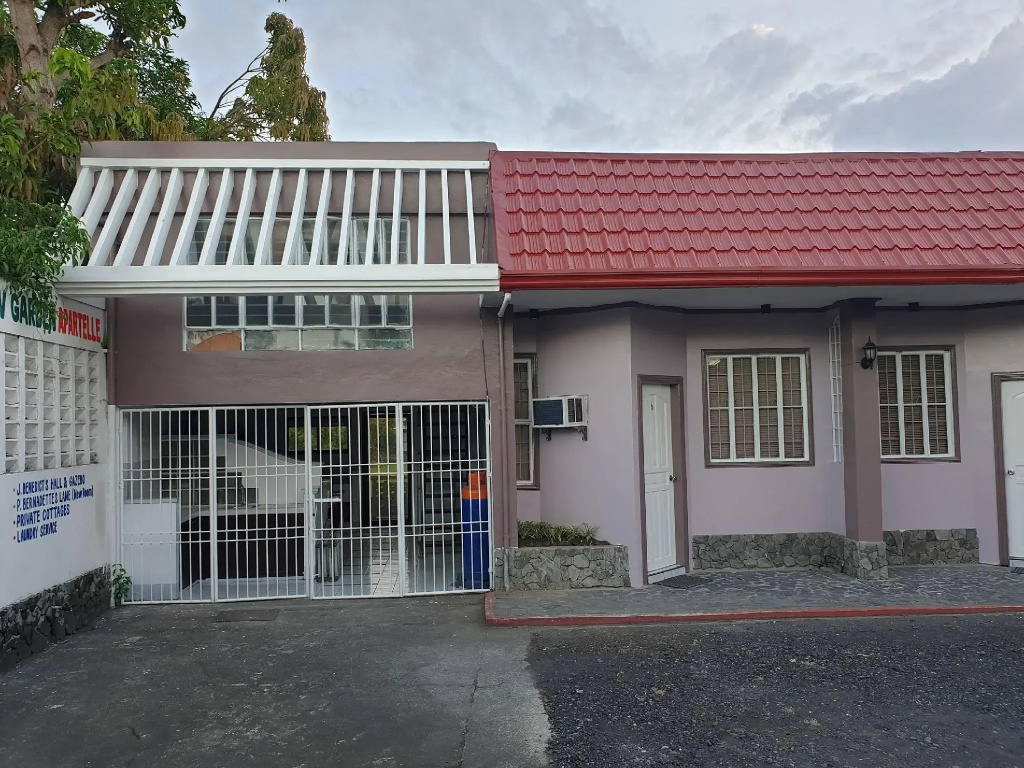 Mayon View Garden Apartelle & Restaurant