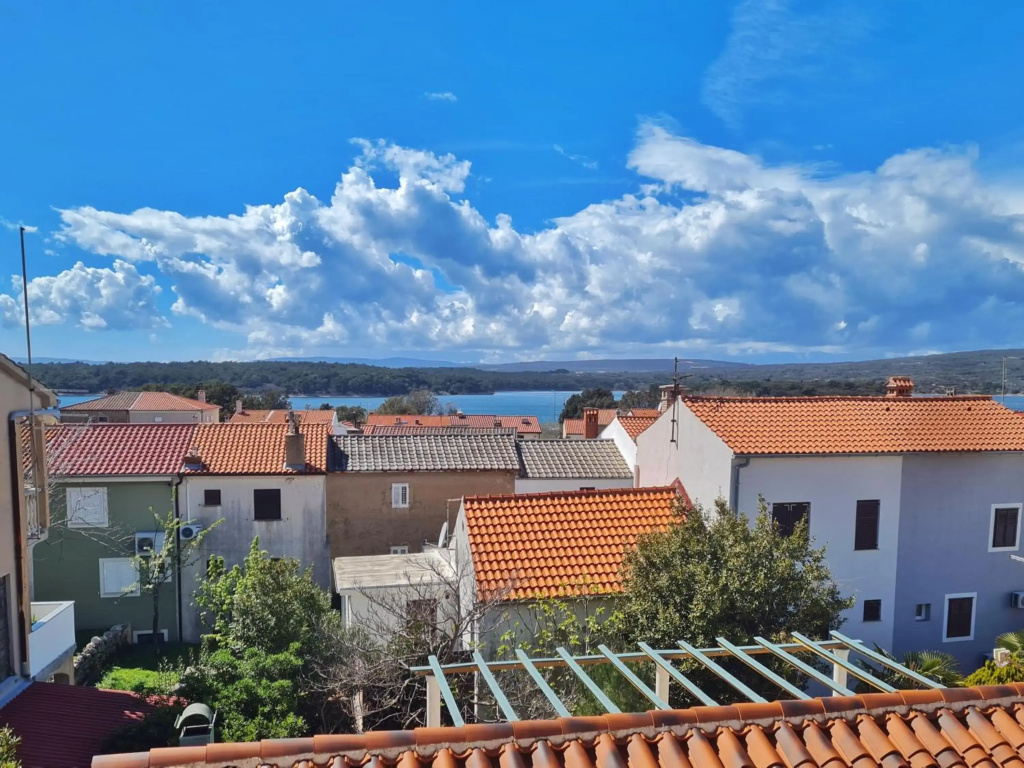Holiday Place Veli Dvor - vacation house with private garden in old town Punat
