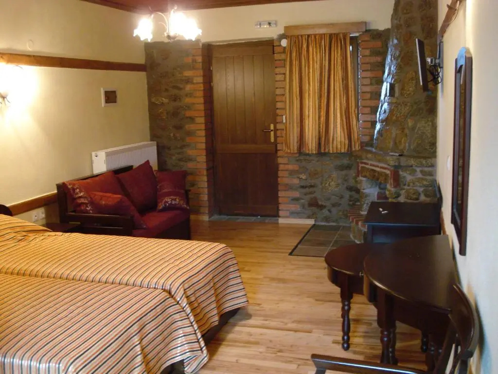 Deluxe Studio