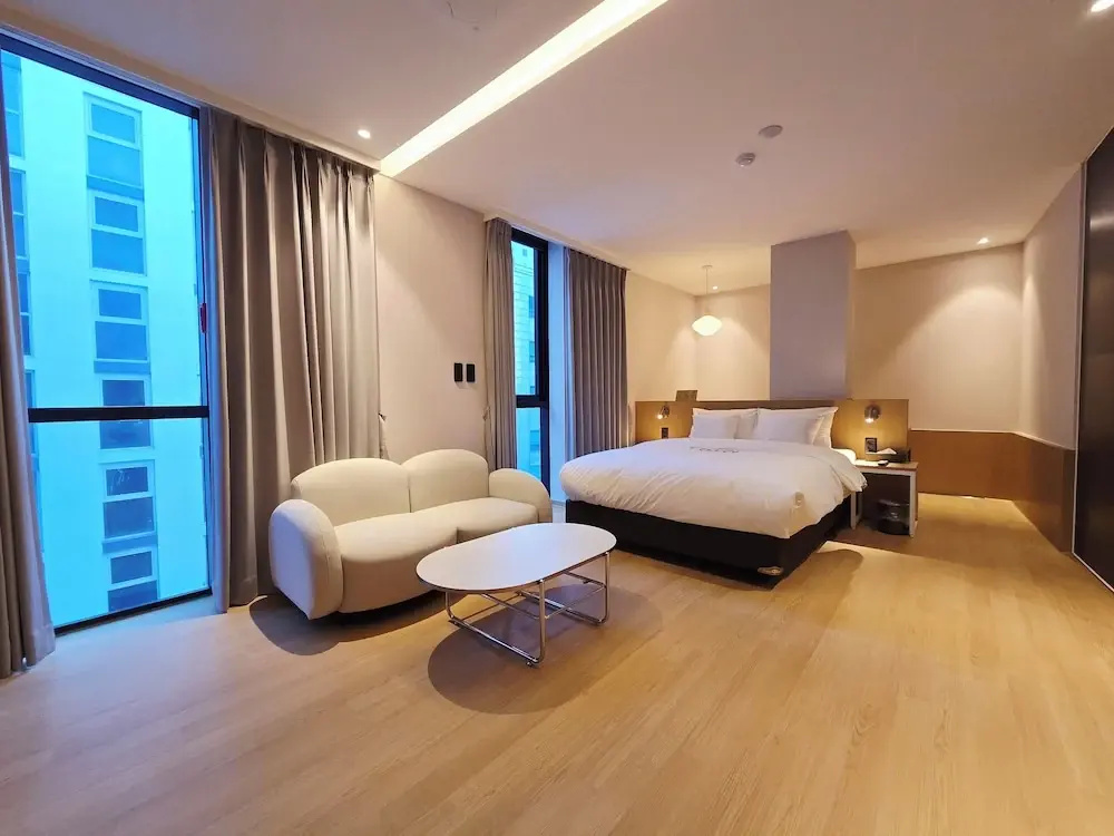 Premier room