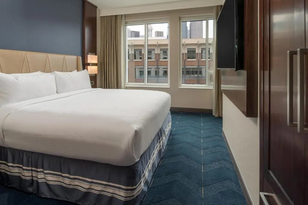 Embassy Suites by Hilton Seattle Downtown Pioneer Square - Tap to explore photos