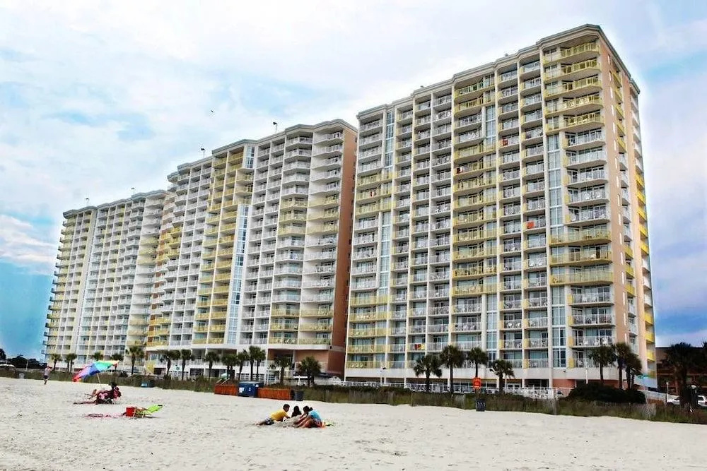 Baywatch Resort 1709 - 2 Br condo by RedAwning