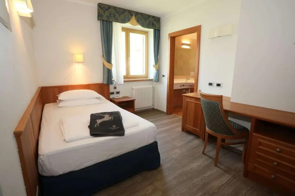 Economy room