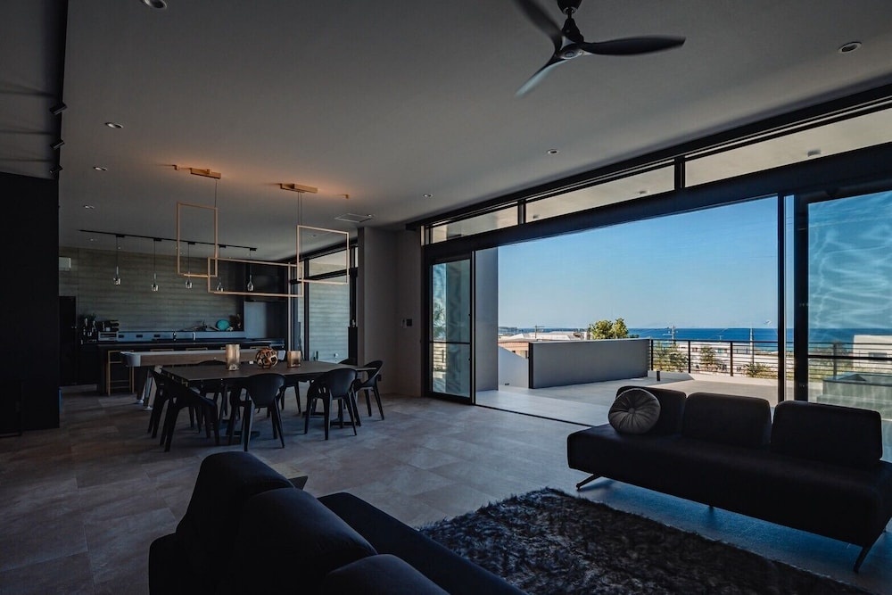 Luxury Villa Maeda 2 in Onna