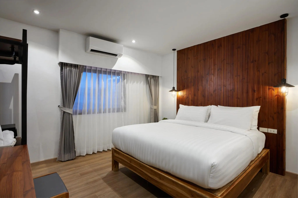 Standard Double room (full double bed)