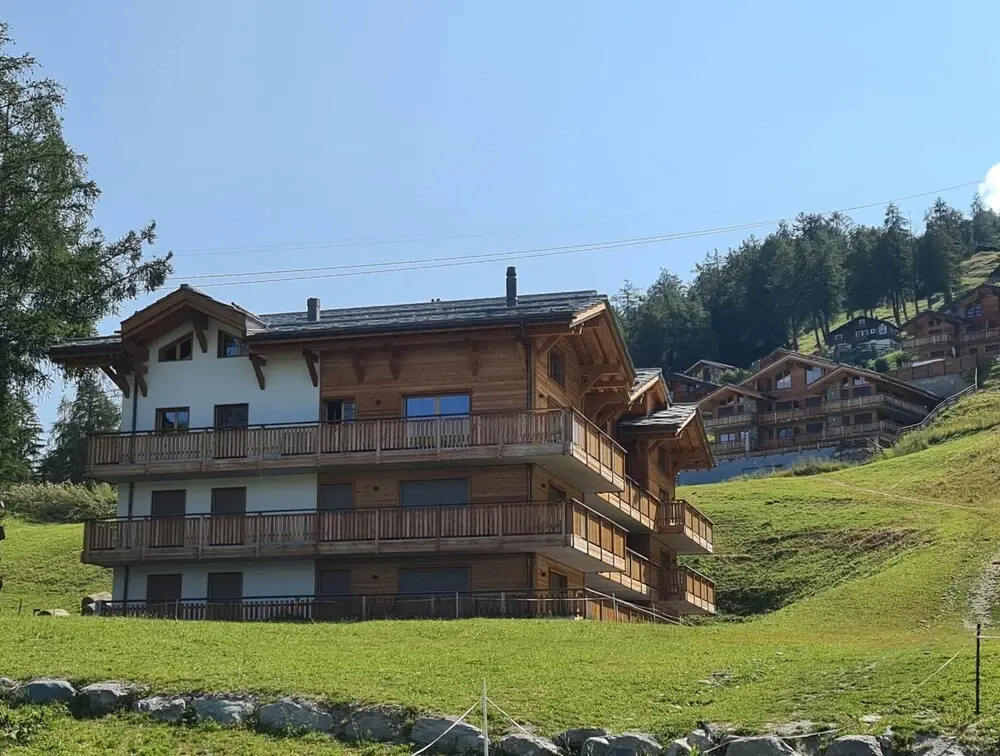 Apartment With Swimming Pool Access