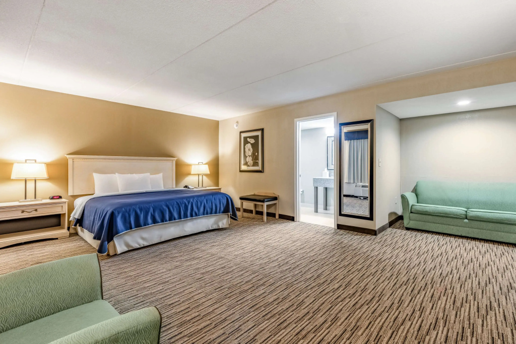Double Suite (full double bed)