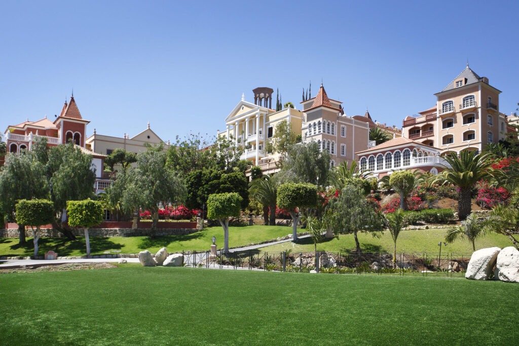 Bahia del Duque бассейн