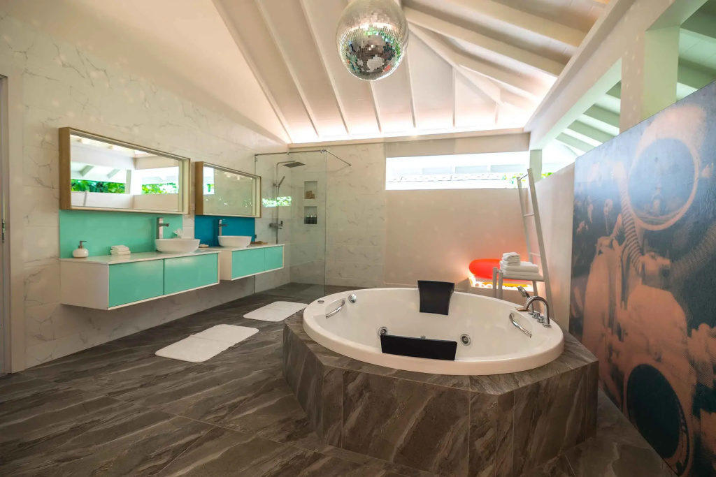The Standard, Huruvalhi Maldives