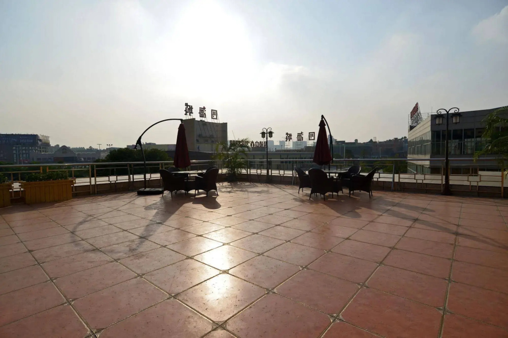 Vanguard Hotel - Général