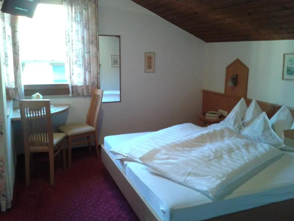 Standard Double room with balcony (full double bed)