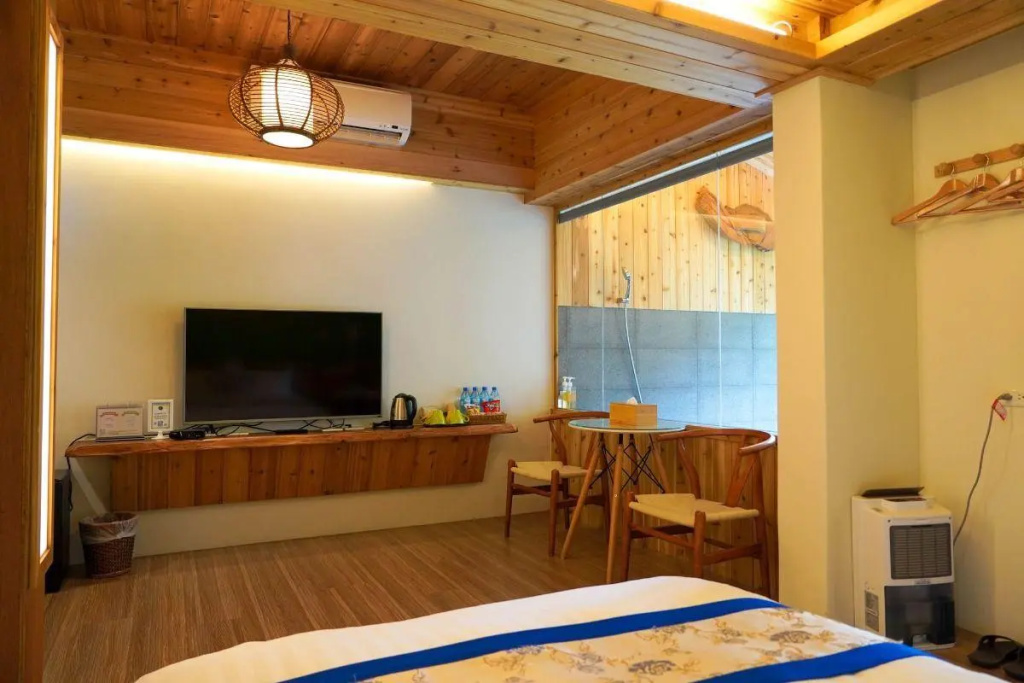 Standard room with mountain view
