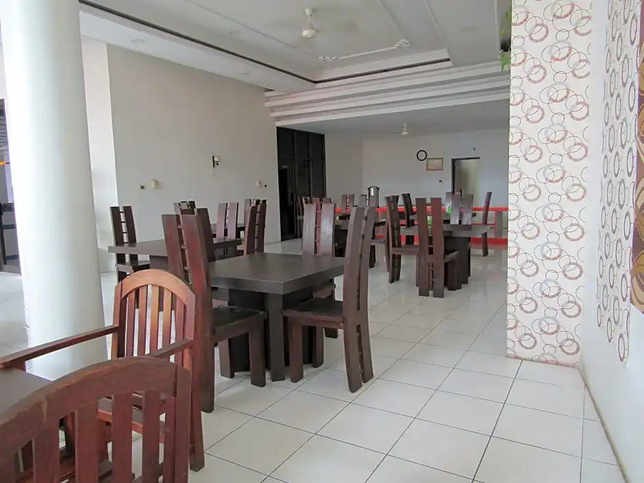 Food & Beverage