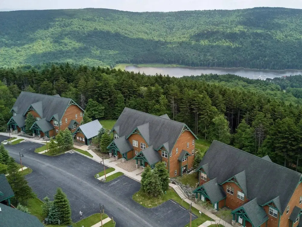 Camp 4 # 11: 3 Bedrooms + Bonus Sleeping Den, 3.5 Baths: Slope Side