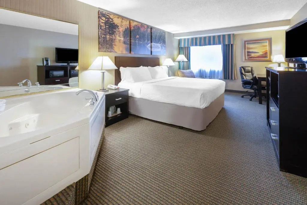 Deluxe Double room (full double bed)