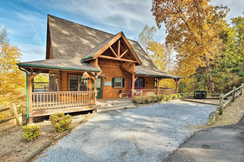 Smoky Mountain Views + Hot Tub: Spacious Cabin!