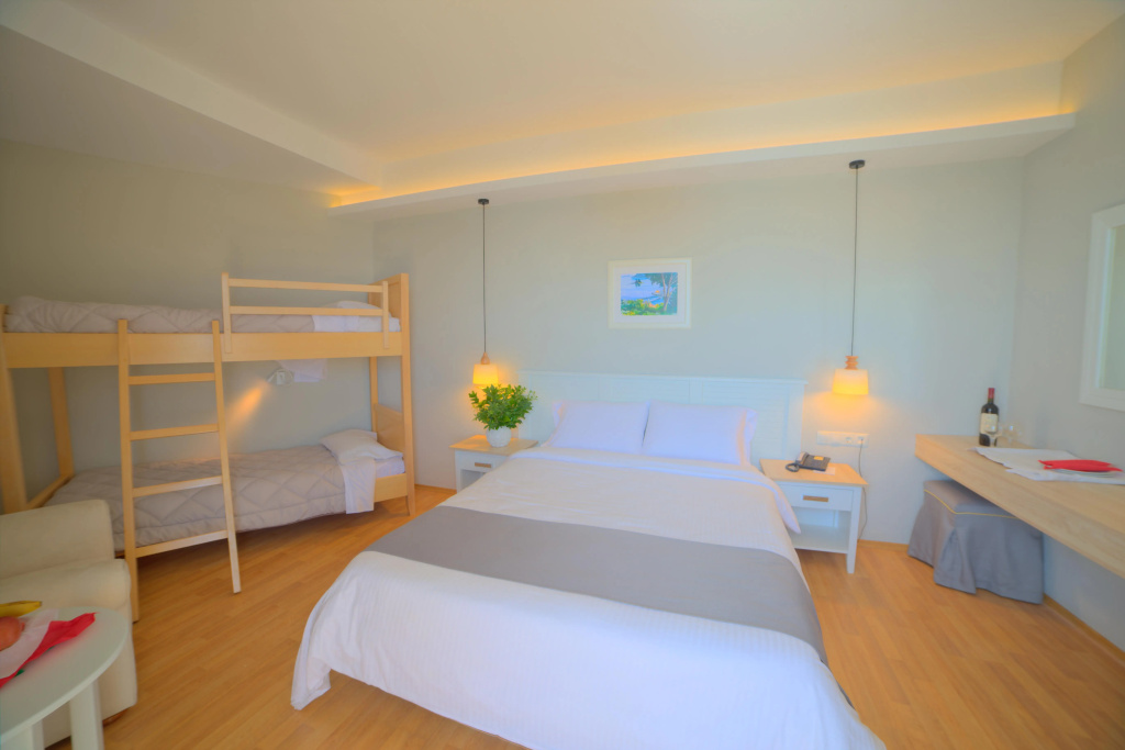 Elea Beach — 3