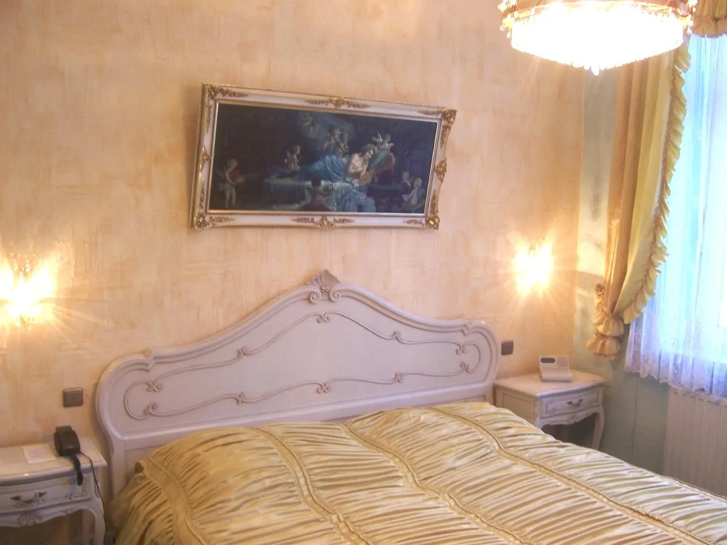 Double Suite (full double bed)