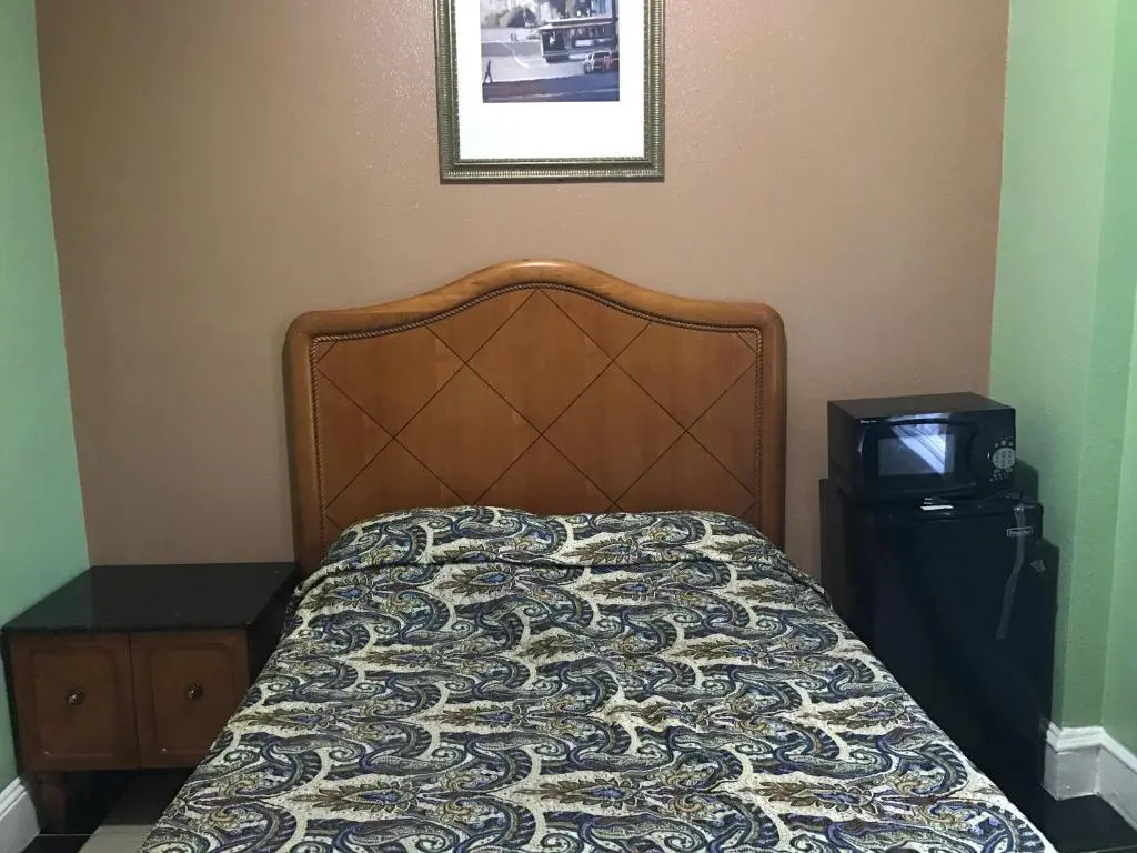 Standard Single room (single bed)