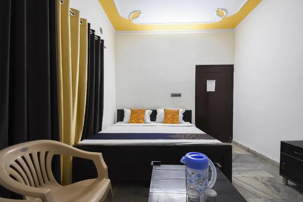 Rishi Guest House by OYO Rooms