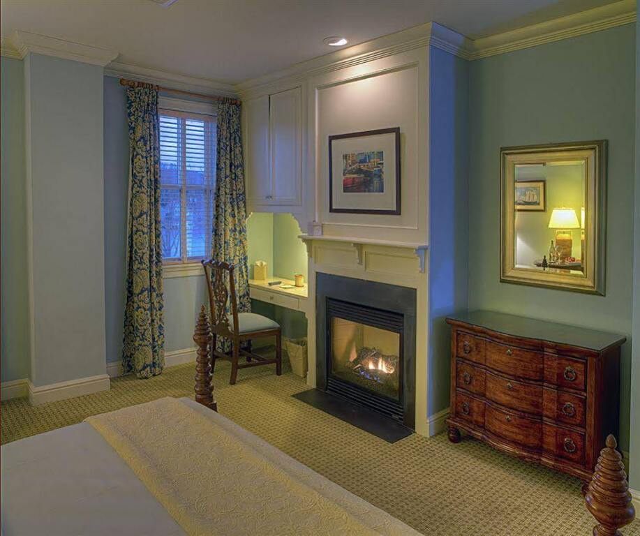 The Whaler's Inn Hotel of Mystic by null
