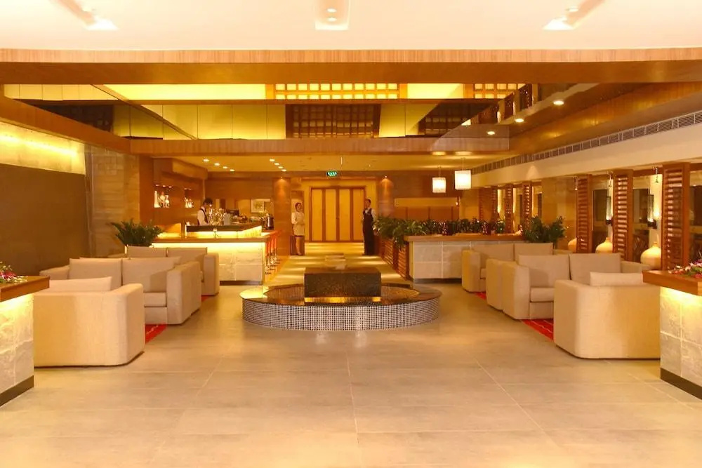 Lobby & Reception