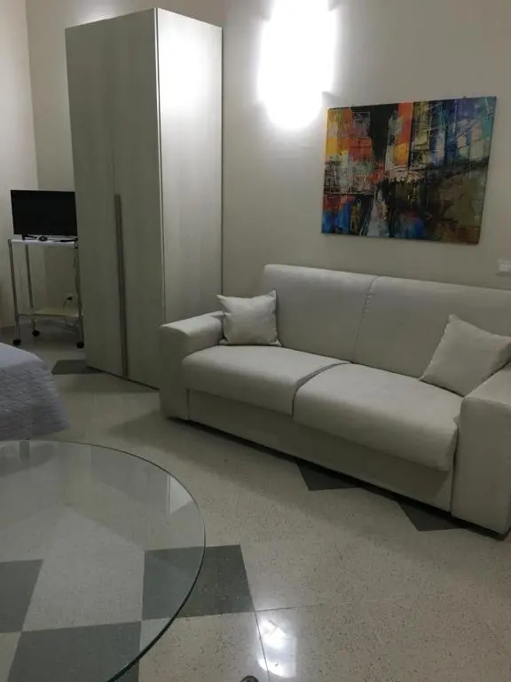 Deluxe Double room (full double bed)