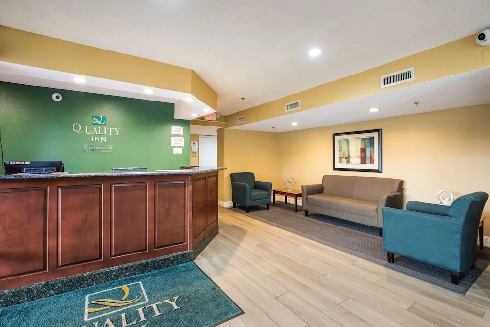 Lobby & Reception