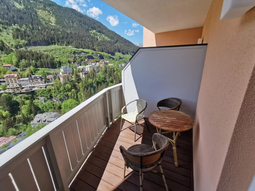 Design Apartments mit Pool und fantastischem Ausblick