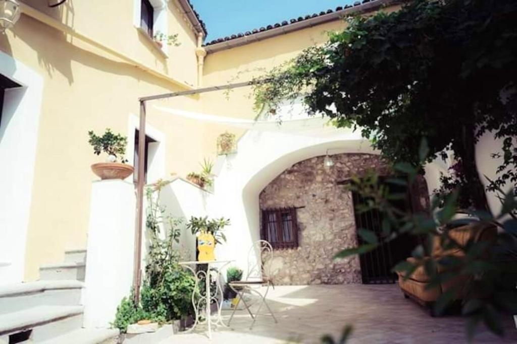 2 bedrooms house with sea view enclosed garden and wifi at Francolise
