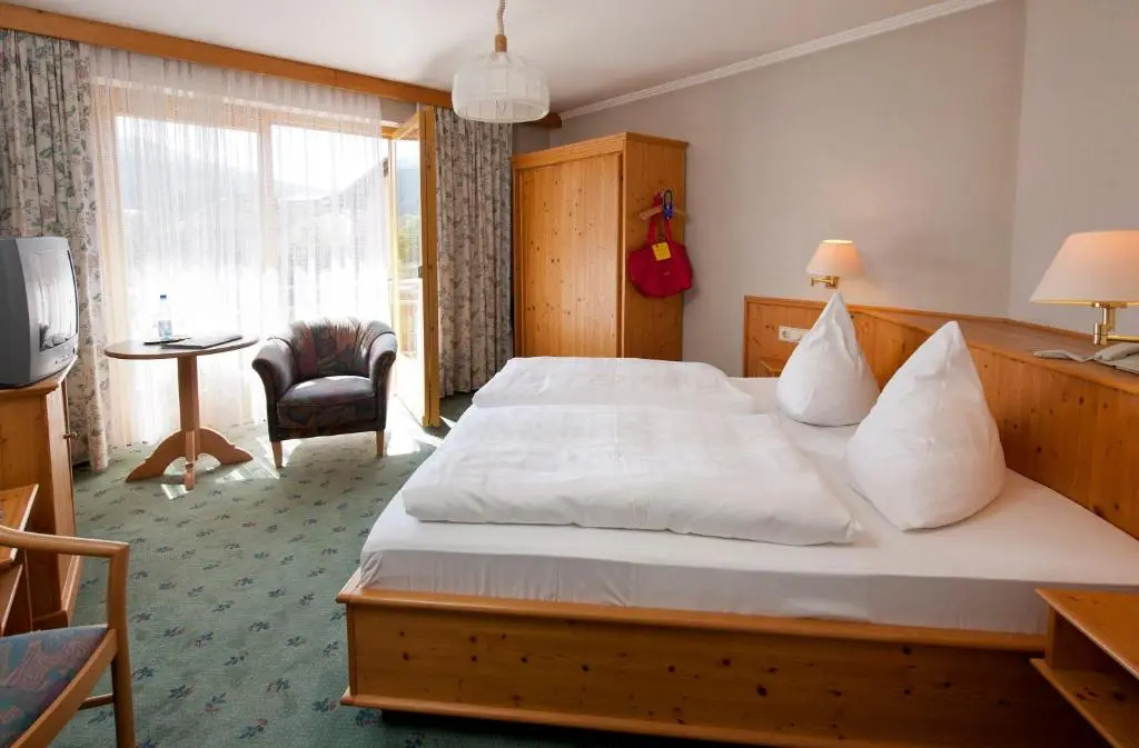 Standard Double room (full double bed)