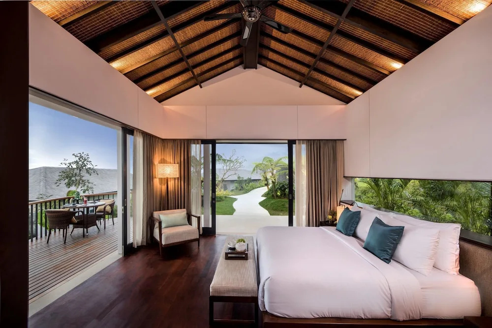 Luxury Double Villa with balcony (full double bed)
