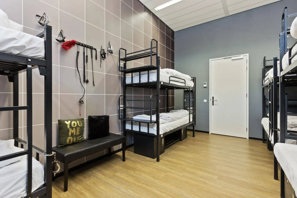 Hostelle - women only hostel by null