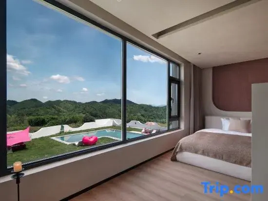 Standard Double room with mountain view (full double bed)